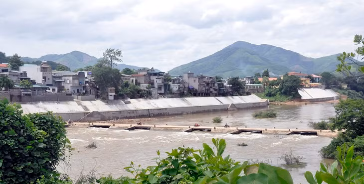 Hệ thống kè tại khu 1, 2 thị trấn Ba Chẽ vừa hoàn thanh đưa vào sử dụng trước mùa mưa bão năm 2019.