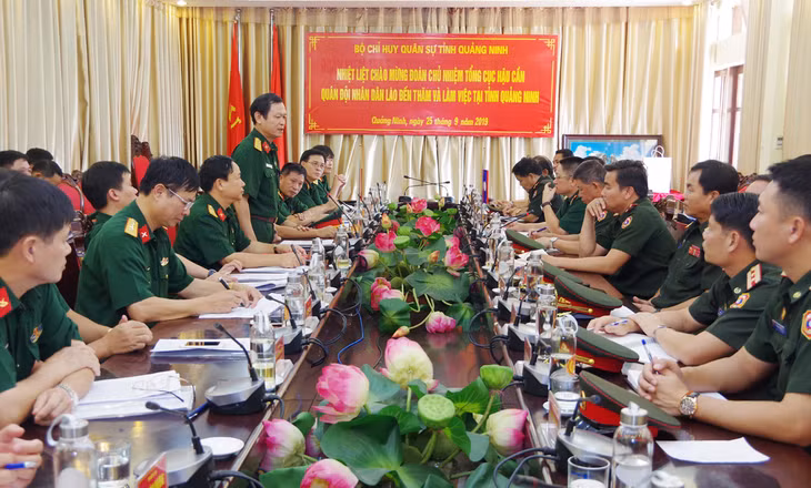 Quang cảnh buổi trao đổi.