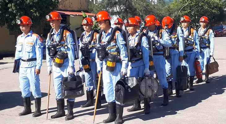 Diễn tập an toàn vệ sinh lao động của Công ty Than Uông Bí.