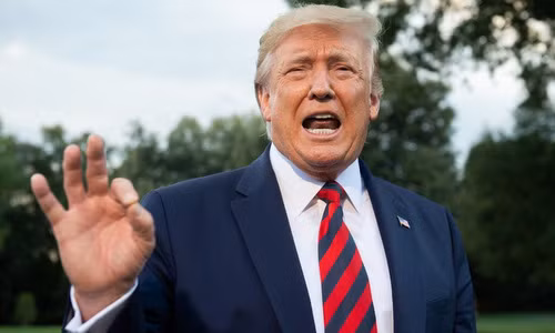 Tổng thống Trump trả lời báo chí bên ngoài Nhà Trắng hôm 12/9. Ảnh: AFP.