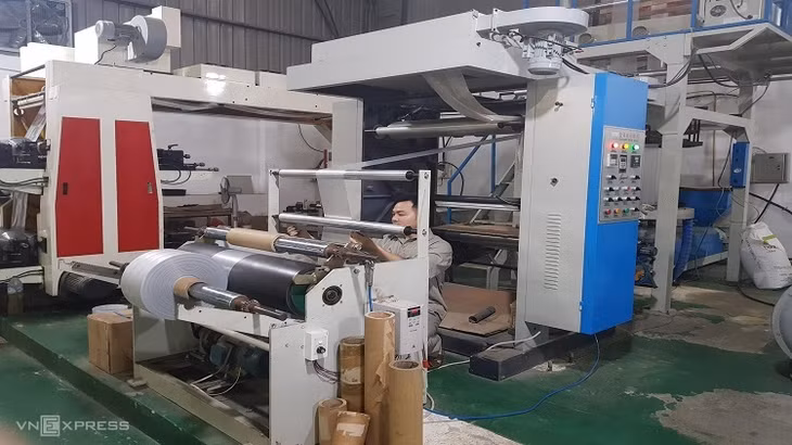 Túi tự phân hủy được sản xuất tại nhà máy. Ảnh: NVCC