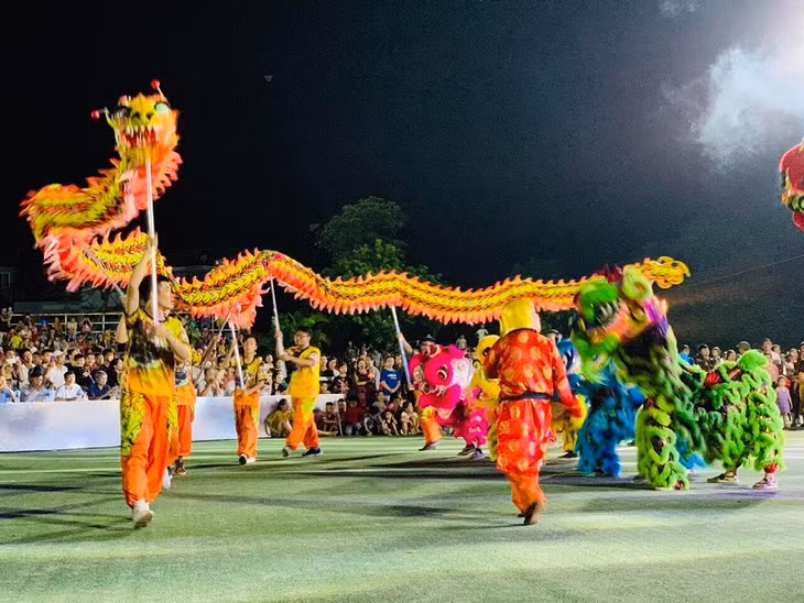 Màn múa lân - sư - rồng đặc sắc tại phường Mạo Khê, TX Đông Triều