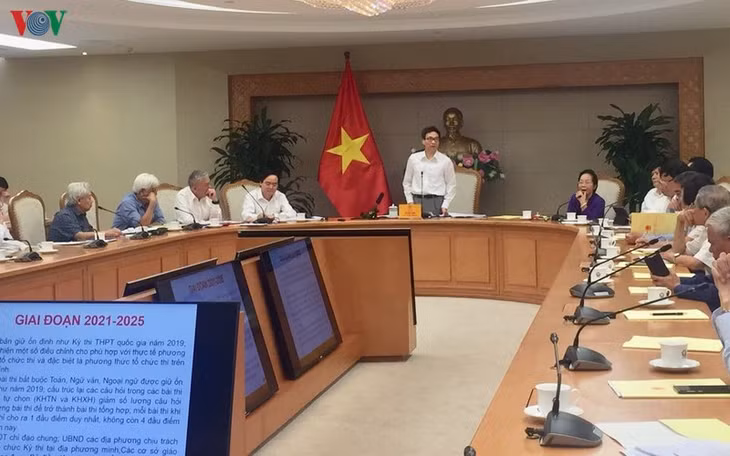 Phó Thủ tướng Vũ Đức Đam chủ trì cuộc họp Hội đồng Giáo dục Quốc gia về công tác thi cử.