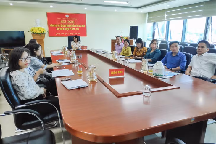 Các đại biểu tham dự hội nghị trực tuyến tại điểm cầu Quảng Ninh.