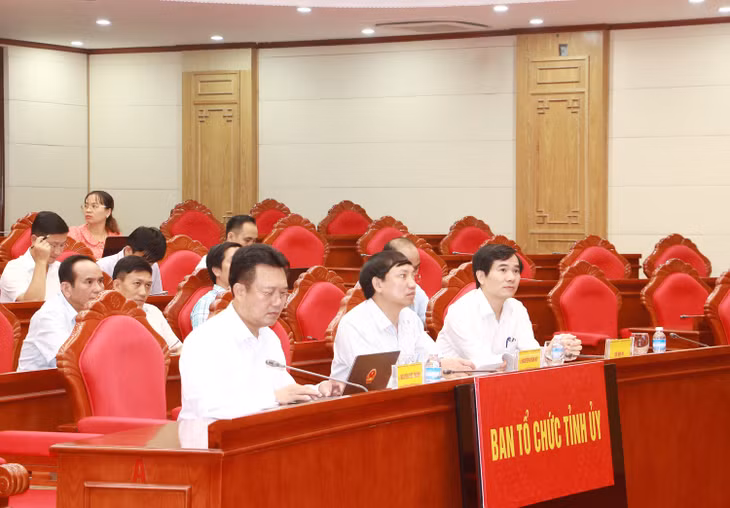 Các đại biểu tham gia dự họp tại điểm cầu Quảng Ninh.