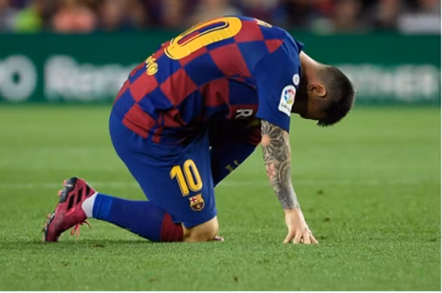  Messi lại tiếp tục dính chấn thương.
