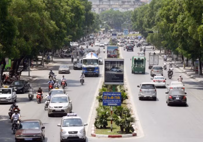 Người điều khiển phương tiện phải chấp hành quy định về tốc độ, khoảng cách an toàn