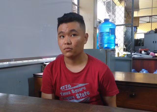  Nguyễn Ngọc Anh Khoa tại cơ quan công an