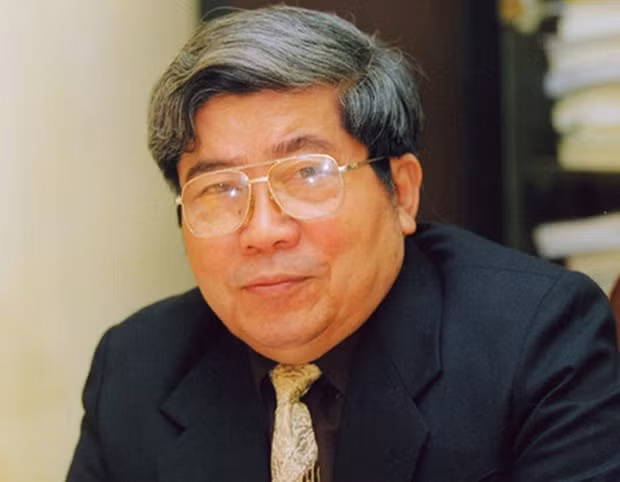 Giáo sư-Nhà giáo Nhân dân Hà Minh Đức 