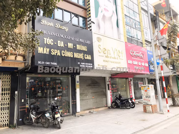 Nhiều cửa hàng kinh doanh đã thực hiện đóng cửa và tạm dừng hoạt động theo đúng chỉ đạo phòng chống dịch của tỉnh.