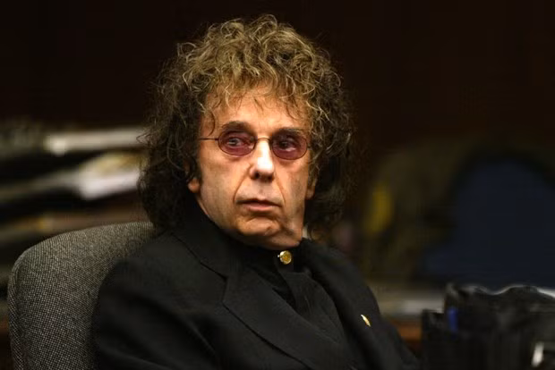 Nhà sản xuất âm nhạc Phil Spector tại phiên tòa năm 2004. (Nguồn: New York Times)