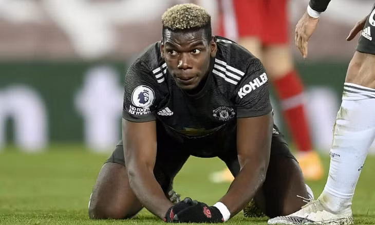 Pogba tiếc nuối sau khi phung phí cơ hội ngàn vàng. Ảnh: AP