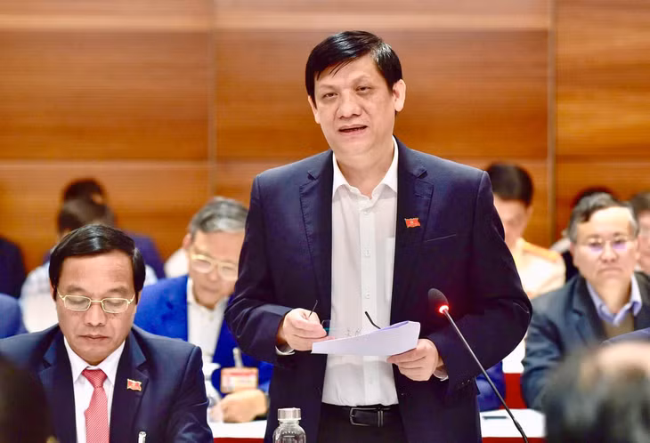 GS.TS Nguyễn Thanh Long- Bộ trưởng Bộ Y tế thông tin về vaccine phòng COVID-19 tại cuộc họp Thường trực Chính phủ
