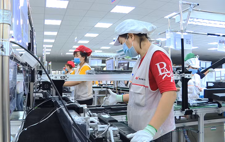 Dây chuyền sản xuất linh kiện điện tử của Công ty TNHH Bumjin Electronics Vina tại Khu Công nghiệp Đông Mai (TX Quảng Yên).