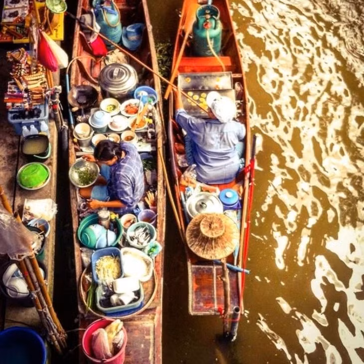 Hãy dành thời gian thưởng thức ẩm thực địa phương. Nguồn: travel_advisory