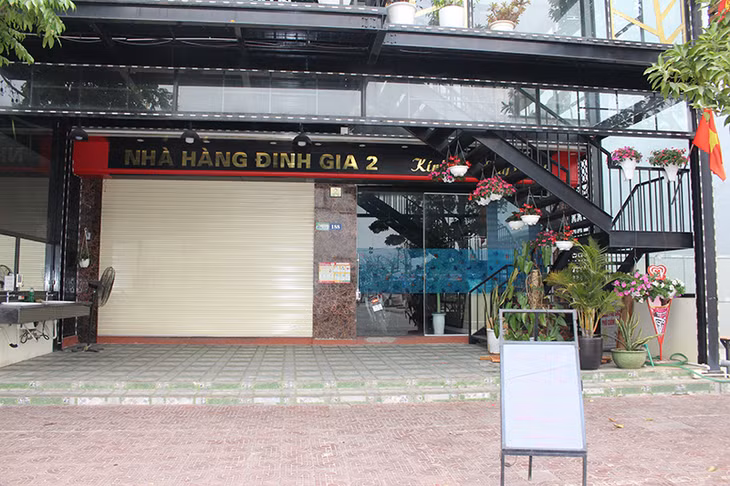 Các cơ sở nhà hàng kinh doanh dịch vụ ăn uống chấp hành việc tạm dừng đóng cửa ngay từ ngày 28/01/2021.