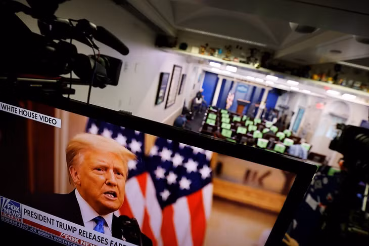 Thông điệp chia tay của ông Trump được phát tại phòng họp báo Nhà Trắng vào ngày 19/1. Ảnh: Reuters.
