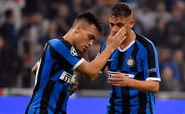  Sebastiano Esposito không thể cạnh tranh với Lautaro Martinez tại Inter Milan.