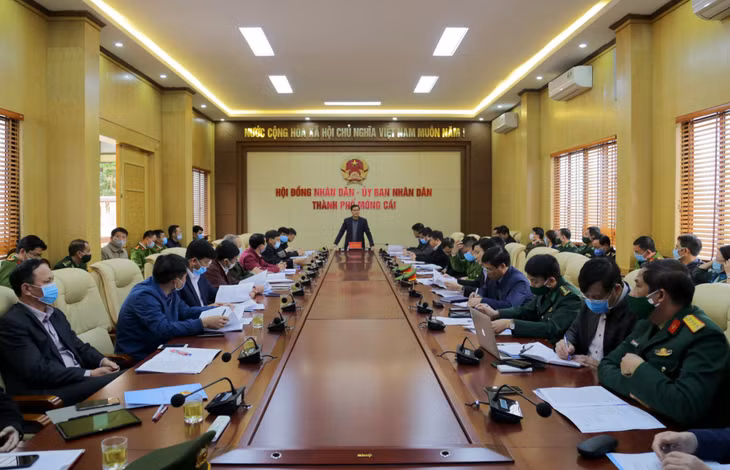 Quang cảnh cuộc họp.