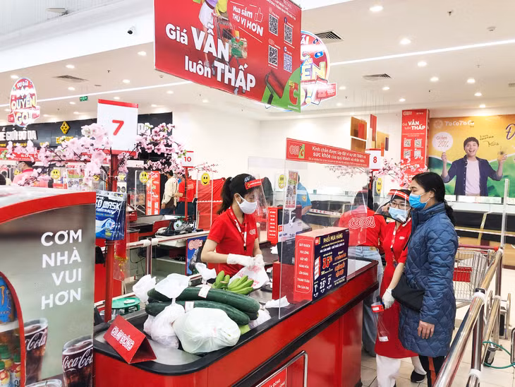 Siêu thị GO! Hạ Long thực hiện các biện pháp phòng, chống dịch Covid-19 đúng theo quy định để đảm bảo nhu cầu mua hàng hóa và sự an toàn của nhân viên, người dân. (Ảnh: Minh Đức)
