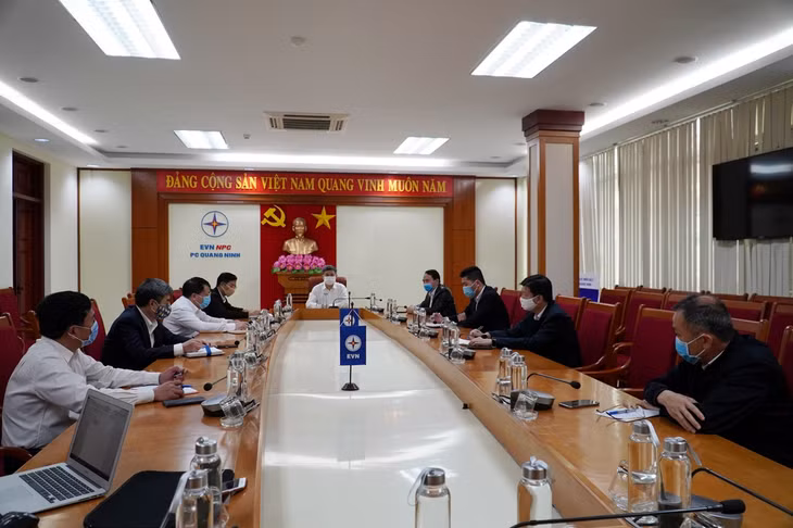 Ban chỉ đạo phòng chống Covid – 19 của PC Quảng Ninh họp triển khai kích hoạt các biện pháp phòng dịch ở mức cao nhất
