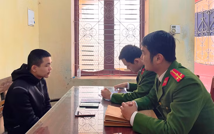 Công an xét hỏi đối tượng Khúc Thanh Bình