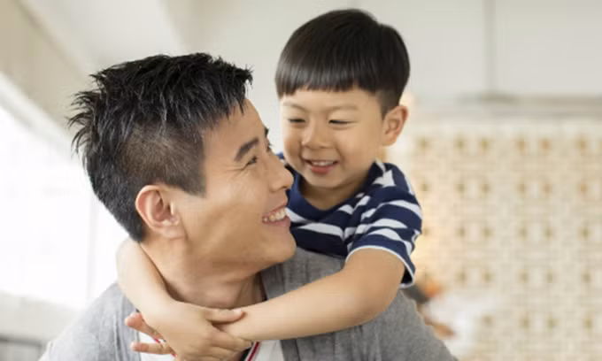 Người bố tốt là người biết dạy cho con những kỹ năng sống quan trọng và luôn tạo động lực để con theo đuổi ước mơ của mình. Ảnh minh họa.