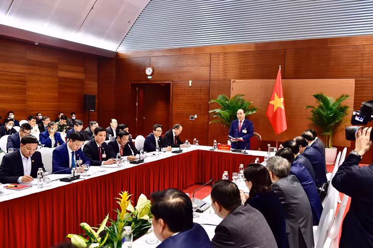 Quang cảnh cuộc họp