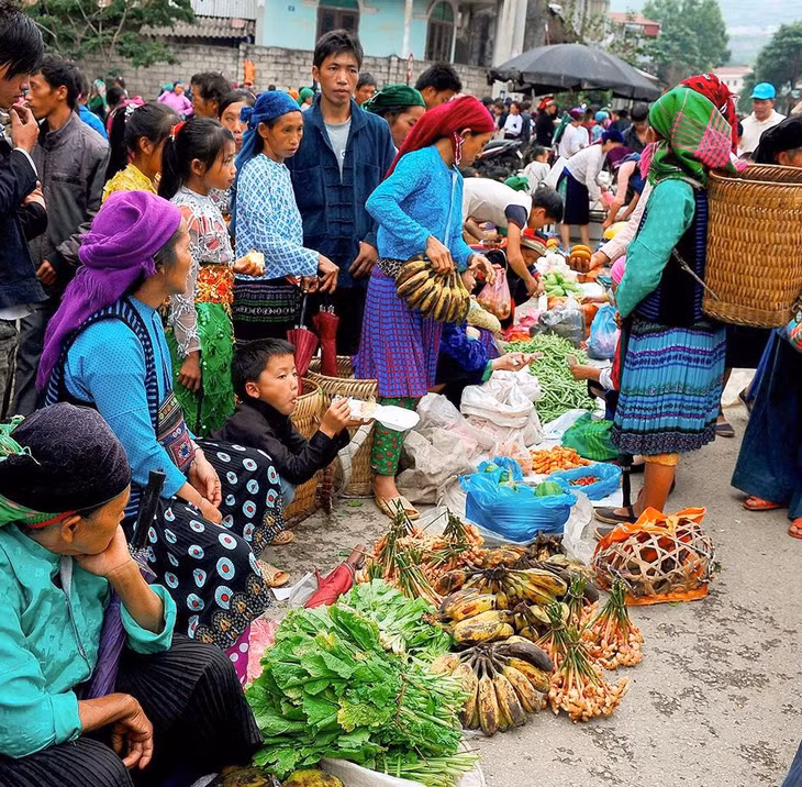 Chợ phiên Cốc Pài hay chợ phiên Xín Mần là một trong những chợ phiên còn giữ được những nét 