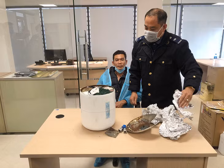 Tổ hải quan sân bay Vân Đồn phối hợp cùng với các lực lượng chức năng phát hiện và bắt giữ vào cuối tháng 12/2020