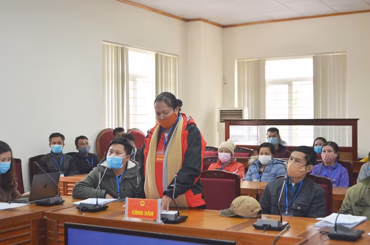 Đại diện hộ dân thôn 4, 5, 6, xã Sông Khoai, TX Quảng Yên trình bày nội dung khiếu nại với Hội đồng Tiếp công dân tỉnh tại buổi tiếp công dân định kỳ của UBND tỉnh ngày 15/1/2021.