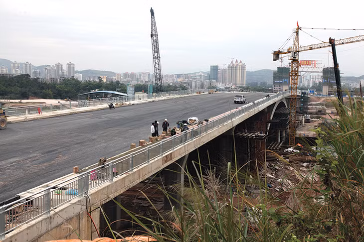 Cầu Bắc Luân II hiện đã cơ bản thi công xong.