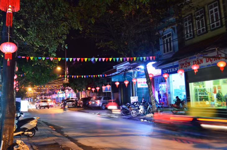 Khu phố 7 phường Quang Trung rực rỡ cờ hoa đòn Tết Đinh Dậu 2017