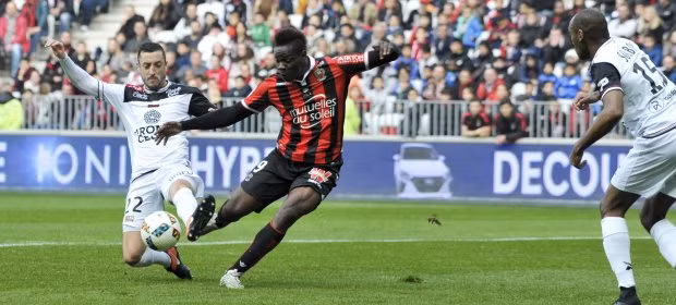 Balotelli có bàn thắng đầu tiên trong năm 2017