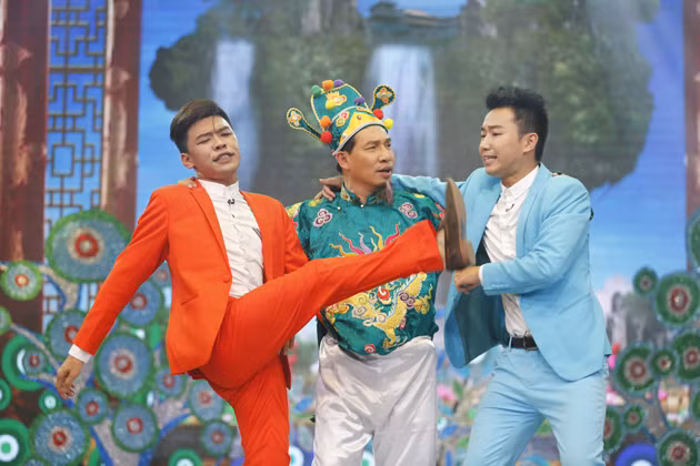 Các nghệ sĩ trẻ đã tung hứng rất ăn ý.