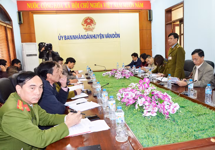 Đoàn liên ngành số 2 về ATTP của tỉnh làm việc với BCĐ liên ngành ATTP huyện Vân Đồn chiều ngày 18/1