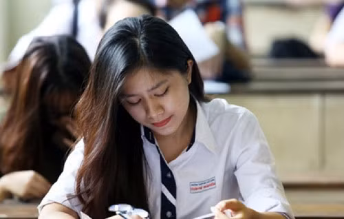 Thí sinh chuẩn bị làm bài thi THPT quốc gia năm 2016. Ảnh: Ngọc Thành.