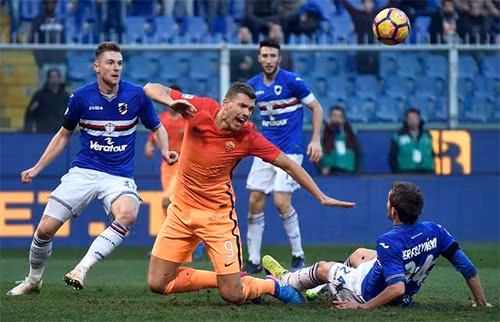 Roma của Dzeko thì ngã sấp mặt, bất chấp có thời điểm tưởng chừng có thể thắng trận. Ảnh: Reuters.
