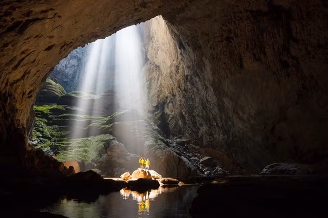 Hang Sơn Đoòng hấp dẫn ở tính mạo hiểm và đòi hỏi cao về sức khoẻ, tâm lý, ham muốn khám phá và yêu thiên nhiên. (Ảnh: Ryan Deboodt)