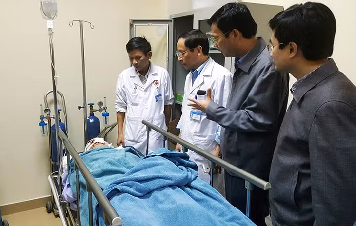 Tai nạn xe khách tại TP Uông Bí 2 người tử vong ảnh 1 Đồng chí Bí thư Tỉnh ủy