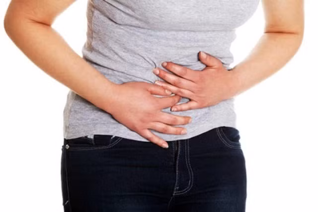Trướng bụng là dấu hiệu biểu hiện cho tình trạng thừa hơi trong khung ruột từ những phản ứng lên men phế phẩm dưới bàn tay thúc đẩy của vi khuẩn, nấm mốc sống thường trực trong lòng ruột.