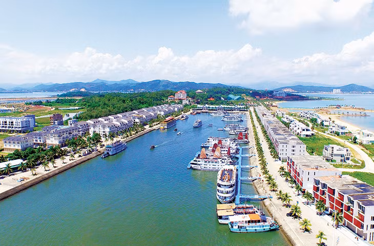 Cảng tàu khách quốc tế Tuần Châu. Ảnh: Phan Hằng