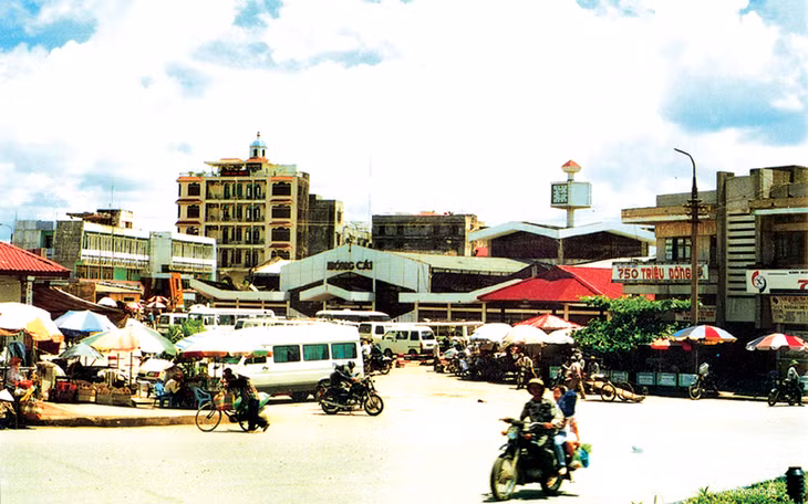 Chợ trung tâm Móng Cái khi chưa được đầu tư...