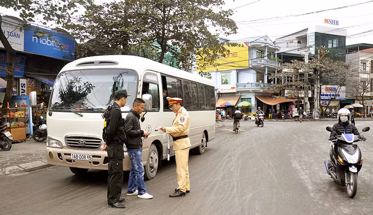 Công an TP Cẩm Phả tăng cường TTKS đảm bảo TTATGT