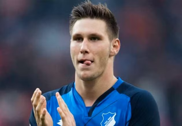  Sule chính thức đến Bayern.