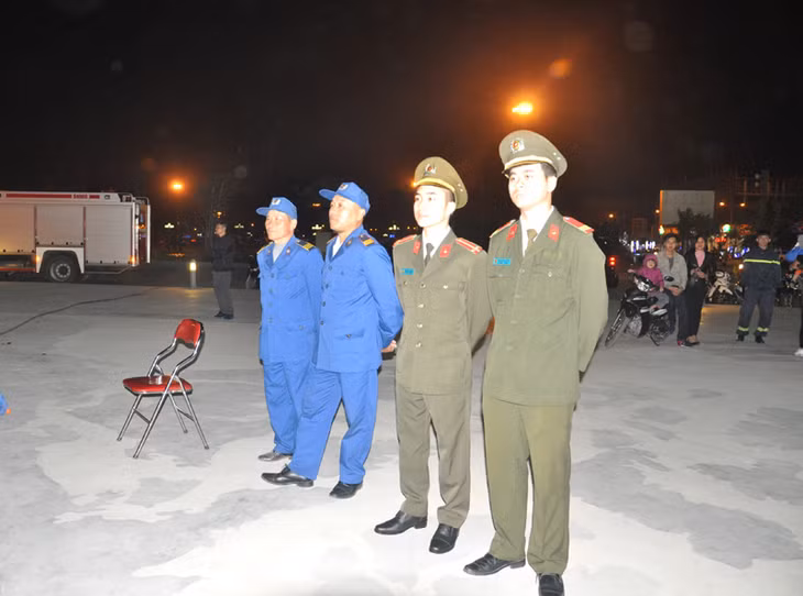 Các lực lượng chức năng thực hiện nhiệm vụ bảo đảm an ninh trật tự tại Quàng trường 30-10.
