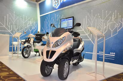 Chiếc xe ba bánh Mp3 Hybrid gồm hai phiên bản động cơ 125cc và 300cc.