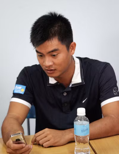 Quốc Khánh trong cuộc họp với Liên đoàn quần vợt TP HCM sáng nay. Ảnh: An nhơn.
