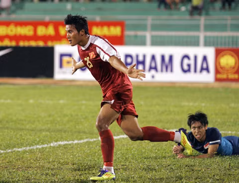 Tiền đạo Tuấn Anh ăn mừng bàn quân bình 1-1 cho U23 VN. Ảnh: An Nhơn.
