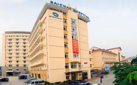 Bệnh viên Đa khoa khu vực Bãi Cháy (TP Hạ Long) được đầu tư từ nguồn ngân sách địa phương đã đáp ứng được nhu cầu khám chữa bệnh của nhân dân trong tỉnh. Ảnh: Hồng Nhung